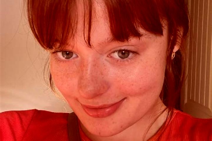 Amelia, 27, a red brown-eyed european companion based in Cranford. Offering Striptease, OWO, BDSM. Available for incall and outcall, day and evening dates.