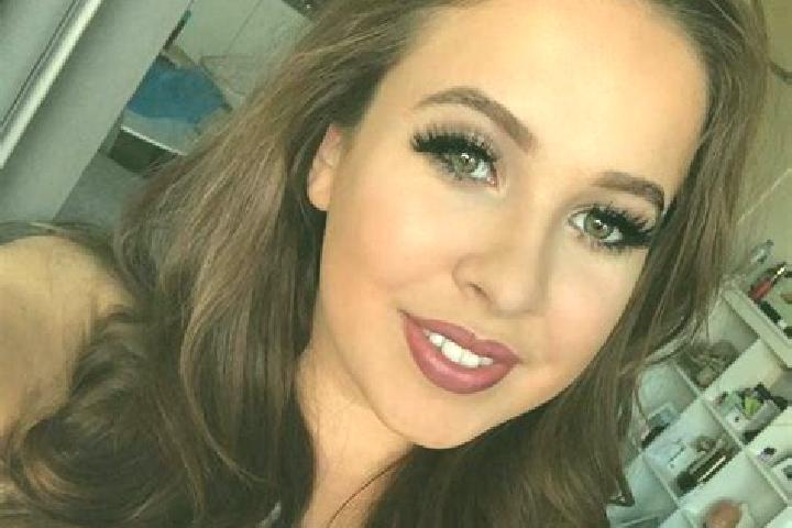 Amelia, 27, a red brown-eyed middle eastern companion based in Campoformido. Offering Domination, Couples, A-Level, Party Girl, 69. Available for incall and ...