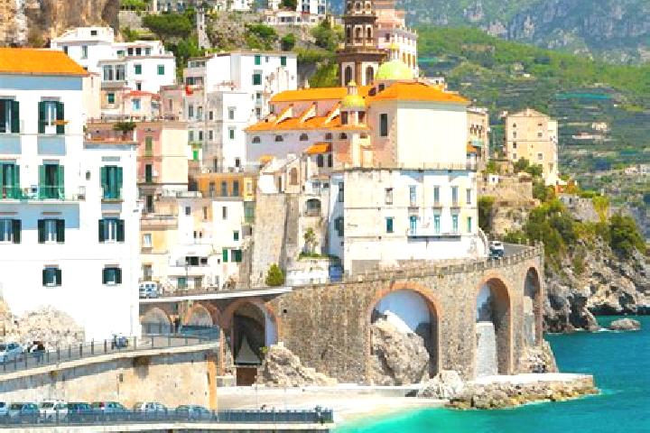 Amelia, 28 — Escort in Cava d Aliga, Italy