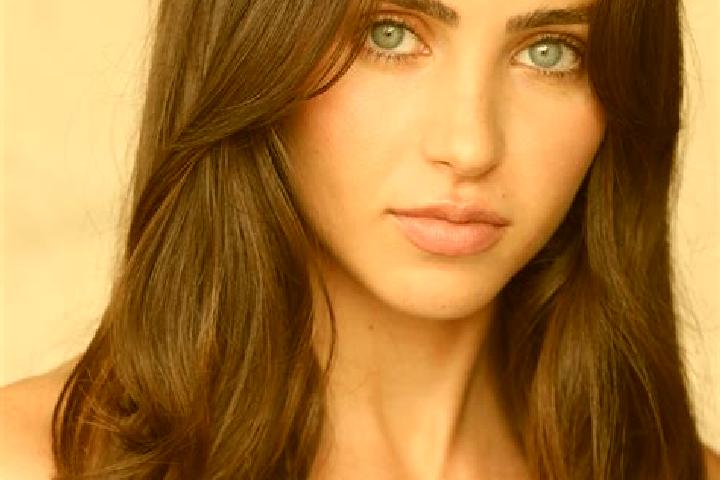 Amelia, 29, a red brown-eyed latina companion based in Saraipali. Offering Dinner Date, GFE. Available for incall and outcall, overnight bookings available.