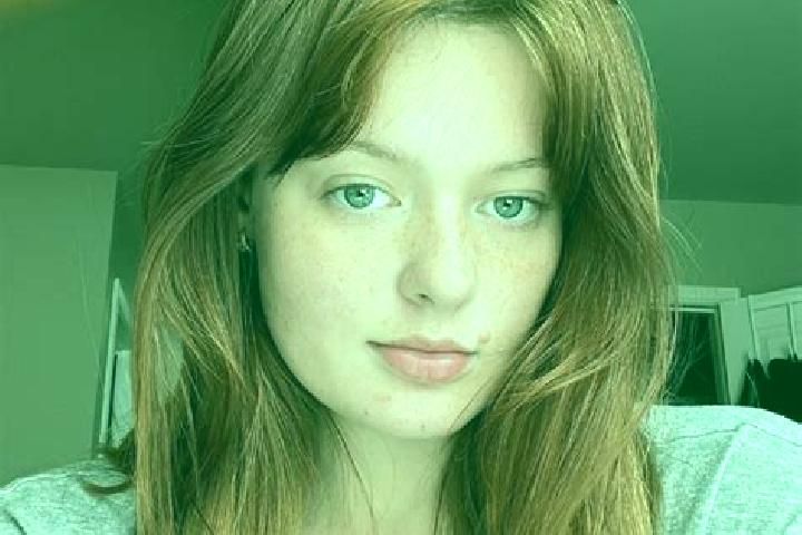 Amelia, 29, a red grey-eyed european companion based in Namayan. Offering Couples, A-Level. Available for incall and outcall, day and evening dates.