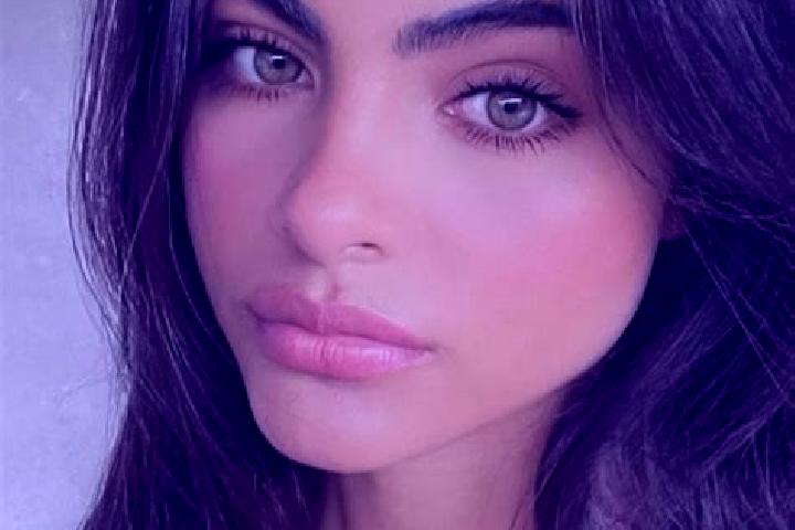 Amelia, 30, a brunette green-eyed slavic companion based in Mussidan. Offering 69, Party Girl, Fetish, Massage. Available for incall and outcall, overnight b...