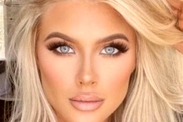 Amelia, 30, a platinum blonde hazel-eyed mediterranean companion based in Long Loreh. Offering Striptease, Massage, Duos, Tantra, 69. Available for incall an...