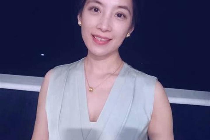 Amelia, 30 — Escort in Yanhong, China