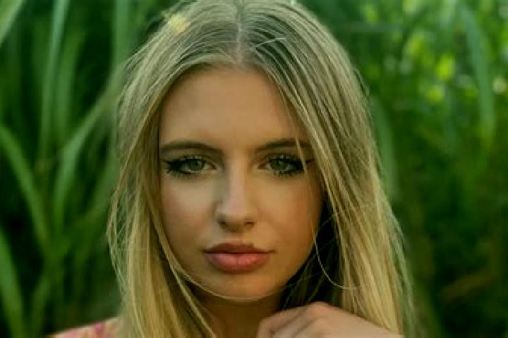 Amelia, 30 — Escort in Zichen-Zussen-Bolder, Belgium