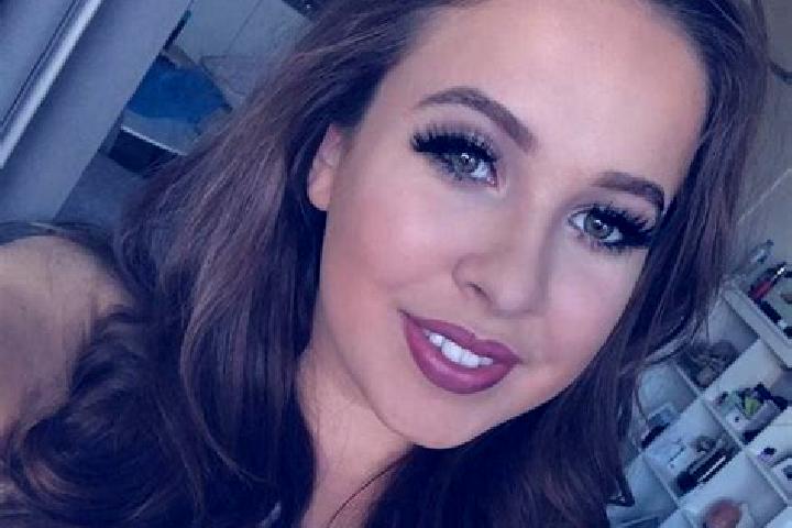 Amelia, 31, a dark blonde amber-eyed caucasian companion based in Olhos de Agua. Offering CIM, Duos, BDSM. Available for incall and outcall, day and evening ...