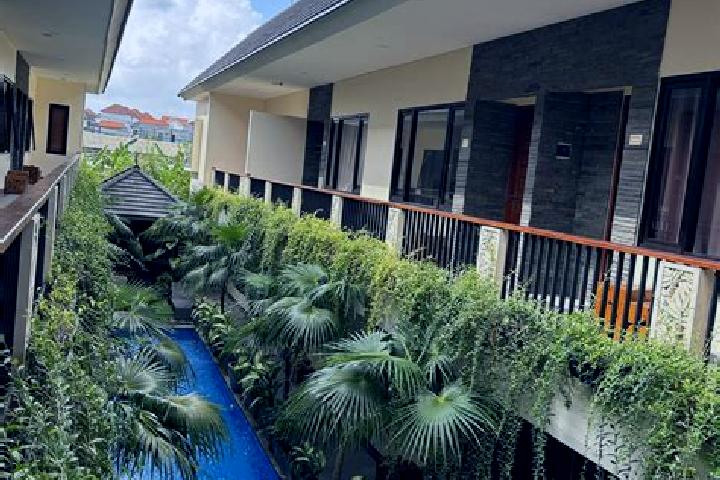 Amelia, 31 — Escort in Munduktemu Kelod, Indonesia
