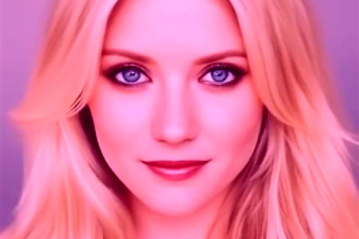 Amelia, 33, a blonde amber-eyed latina companion based in Tanjia. Offering A-Level, Travel Companion. Available for incall and outcall, day and evening dates.