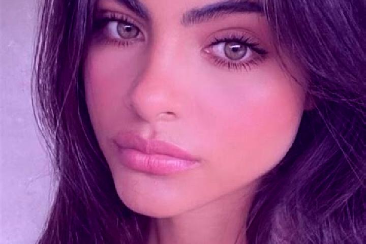 Amelia, 33, a blonde dark-eyed indian companion based in Libon. Offering Massage, OWO, Roleplay. Available for incall and outcall, day and evening dates.