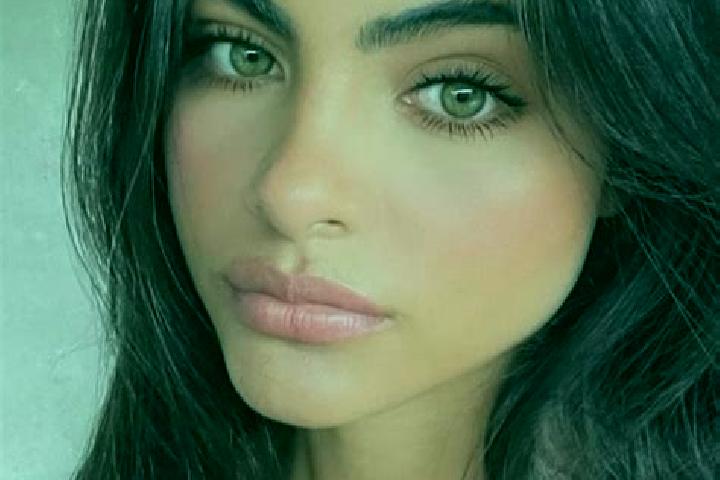 Amelia, 33, a brunette dark-eyed middle eastern companion based in Bridgwater Lakes. Offering Travel Companion, Tantra, Deep French Kissing, 69, OWO. Availab...