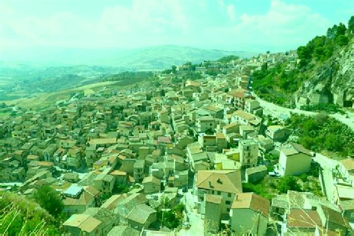 Amelia, 33 — Escort in Castronovo di Sicilia, Italy