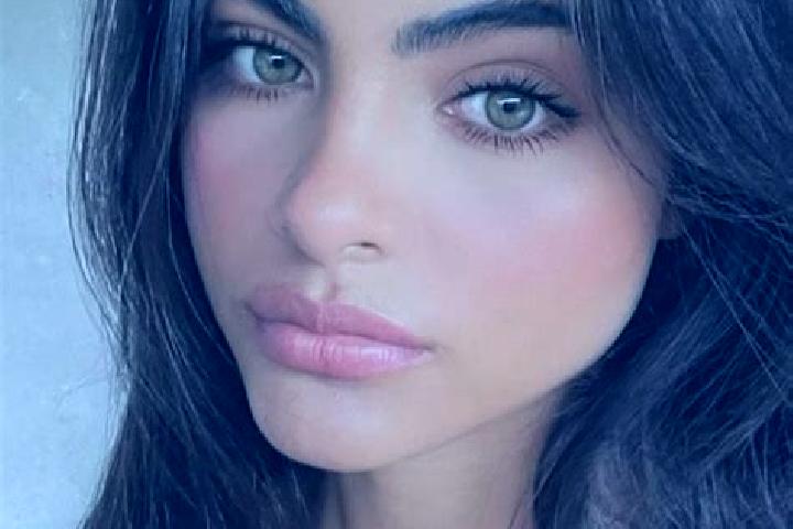 Amelia, 34, a black green-eyed indian companion based in Forest Hills. Offering Couples, Massage, Erotic Massage, Duos, CIM. Available for incall and outcall...