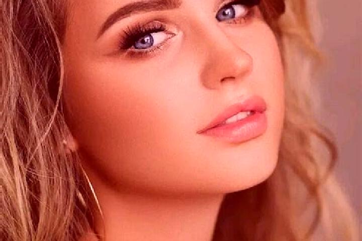 Amelia, 34, a dark blonde blue-eyed mediterranean companion based in Grossharrie. Offering Overnight, Tantra, Dinner Date, Girlfriend Experience. Available f...