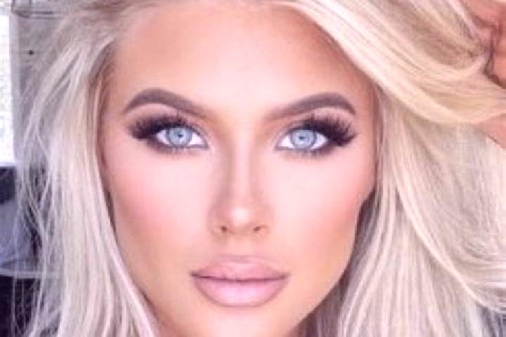 Amelia, 34, a platinum blonde green-eyed ebony companion based in Crestwood. Offering 69, Erotic Massage, Couples. Available for incall and outcall, day and ...
