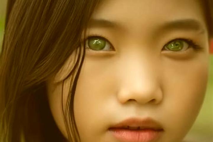 Amelia, 34, a red green-eyed asian companion based in Centallo. Offering A-Level, CIM, BDSM, Roleplay. Available for incall and outcall, day and evening dates.