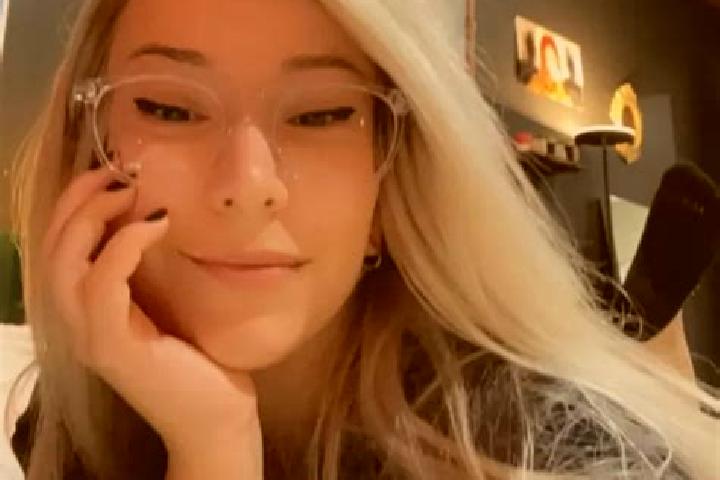 Amelia, 35, a platinum blonde dark-eyed caribbean companion based in San Bartolome de Corneja. Offering Duos, Prostate Massage, Deep French Kissing, Couples....