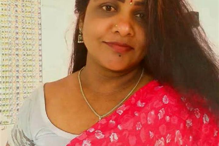 Amelia, 35 — Escort in Dhana, India