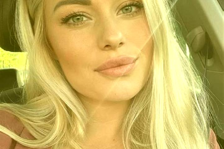 Amelia, 36, a blonde hazel-eyed ebony companion based in Ecully. Offering A-Level, Party Girl, BDSM, GFE. Available for incall and outcall, overnight booking...