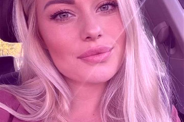 Amelia, 36, a blonde hazel-eyed slavic companion based in Kamakwie. Offering GFE, Fetish, Massage. Available for incall and outcall, overnight bookings avail...