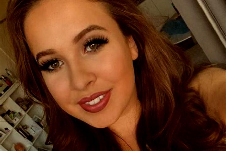 Amelia, 36, a chestnut green-eyed european companion based in Port-des-Barques. Offering OWO, Party Girl, BDSM, CIM. Available for incall and outcall, day an...
