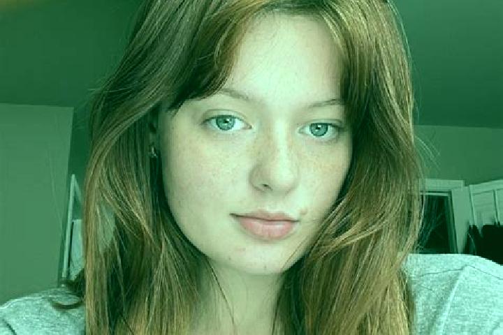 Amelia, 37, a auburn amber-eyed mixed companion based in Spuz. Offering Massage, Roleplay, A-Level. Available for incall and outcall, day and evening dates.