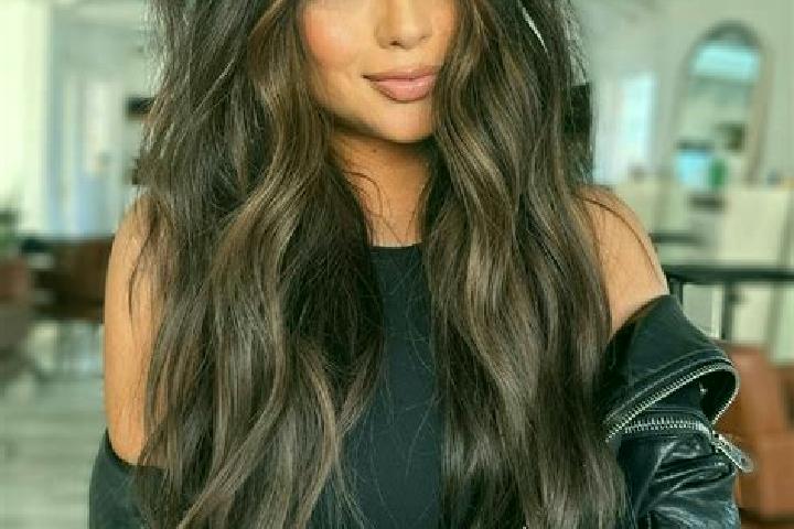 Amelia, 38, a brunette dark-eyed european companion based in Vedado. Offering Overnight, 69, Roleplay. Available for incall and outcall, day and evening dates.