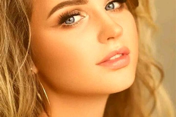 Amelia, 38, a dark blonde blue-eyed slavic companion based in Zell. Offering Prostate Massage, CIM, Striptease, Party Girl. Available for incall and outcall,...