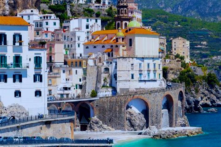 Amelia, 38 — Escort in Vill Albese, Italy