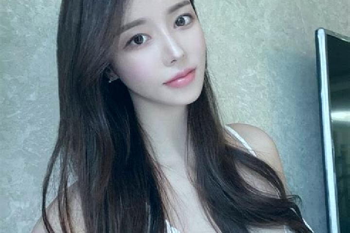 Amelia, 38 — Escort in Yaosai, China