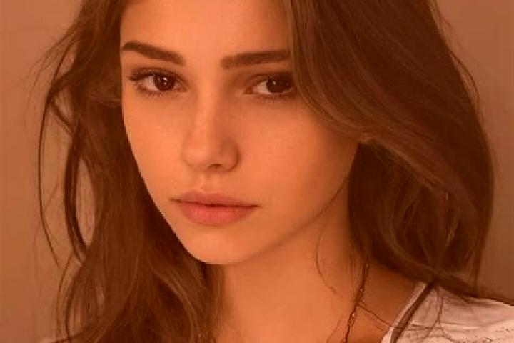 Aria, 21, a chestnut hazel-eyed slavic companion based in Novokalcheve. Offering Overnight, Party Girl, Dinner Date. Available for incall and outcall, overni...