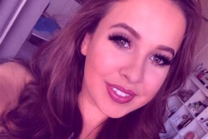 Aria, 21, a dark blonde amber-eyed caucasian companion based in Autrans. Offering Party Girl, Striptease, BDSM, Dinner Date. Available for incall and outcall...
