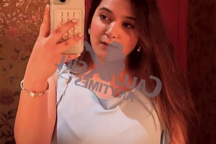 Aria, 21 — Escort in Firozabad, India