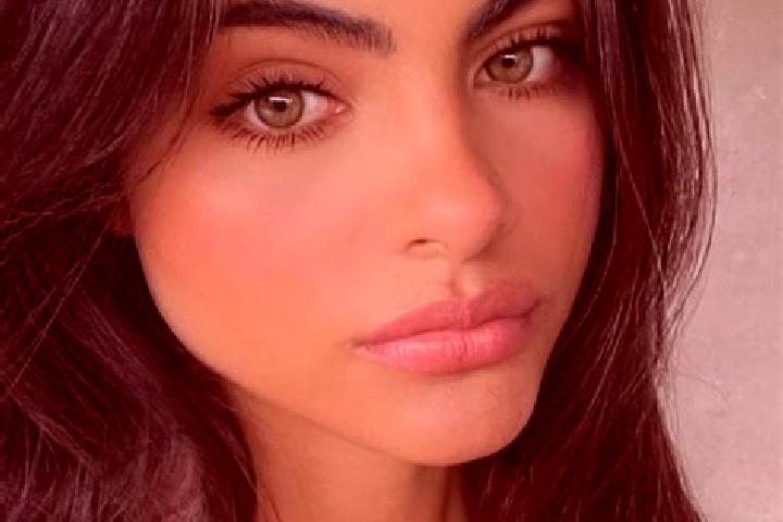 Aria, 22, a black hazel-eyed caucasian companion based in Medford. Offering GFE, Massage, Striptease. Available for incall and outcall, day and evening dates.