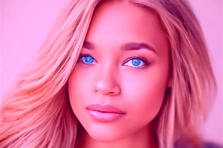 Aria, 22, a blonde blue-eyed latina companion based in Sidemen. Offering Couples, Tantra, Massage. Available for incall and outcall, day and evening dates.