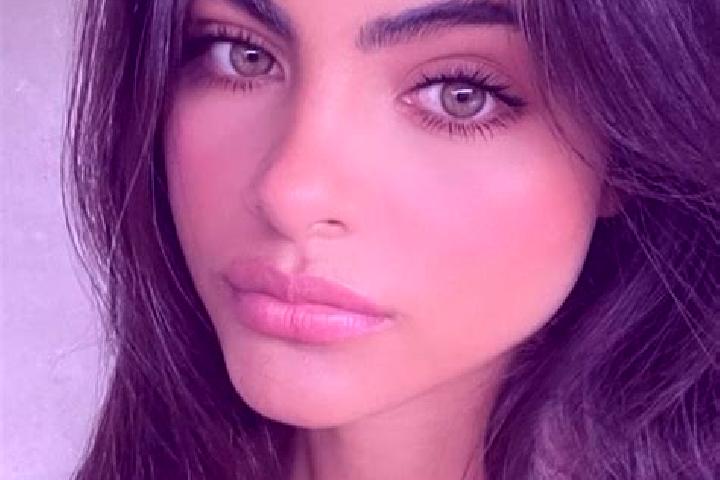 Aria, 22, a chestnut dark-eyed indian companion based in Bettola-Zeloforomagno. Offering Domination, Striptease, GFE. Available for incall and outcall, day a...