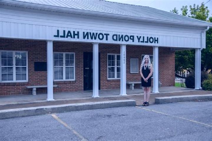 Aria, 22 — Escort in Holly Pond, United States