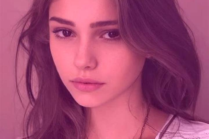 Aria, 23, a chestnut amber-eyed slavic companion based in Villamor de los Escuderos. Offering BDSM, Tantra, Dinner Date. Available for incall and outcall, da...