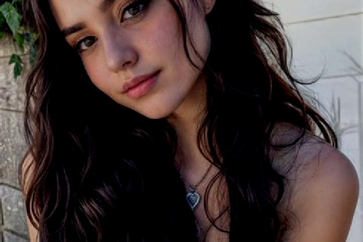 Aria, 23, a chestnut hazel-eyed mixed companion based in Neslusa. Offering Striptease, Erotic Massage, Couples, BDSM. Available for incall and outcall, day a...