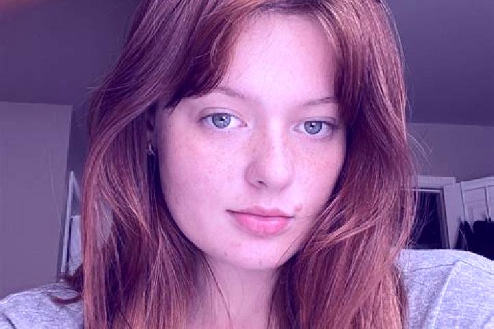 Aria, 24, a auburn brown-eyed caucasian companion based in Robertsville. Offering Travel Companion, Deep French Kissing, Girlfriend Experience, Massage, BDSM...