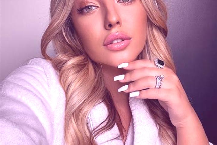 Aria, 24, a blonde amber-eyed latina companion based in Daejeon. Offering Dinner Date, Girlfriend Experience, A-Level, Duos. Available for incall and outcall...