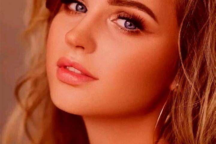Aria, 24, a dark blonde blue-eyed indian companion based in Pennville. Offering 69, Prostate Massage, Erotic Massage. Available for incall and outcall, overn...