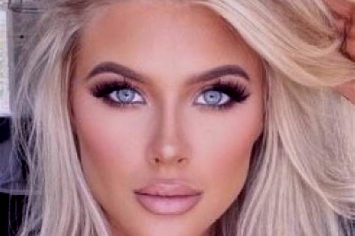 Aria, 24, a platinum blonde hazel-eyed middle eastern companion based in Vignate. Offering Domination, Striptease, Girlfriend Experience. Available for incal...