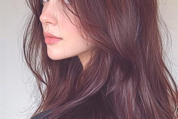 Aria, 25, a auburn brown-eyed asian companion based in Cimbergo. Offering Fetish, BDSM, A-Level, CIM. Available for incall and outcall, day and evening dates.
