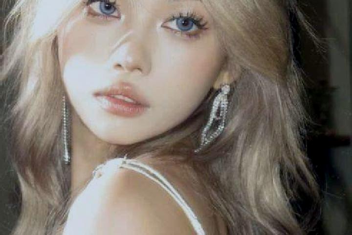 Aria, 25, a blonde blue-eyed asian companion based in Terawas. Offering GFE, Striptease, Erotic Massage, BDSM, Duos. Available for incall and outcall, day an...