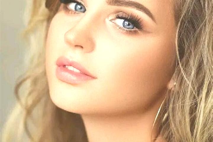 Aria, 26, a dark blonde blue-eyed caribbean companion based in Herrenhof. Offering Fetish, Massage, BDSM. Available for incall and outcall, overnight booking...