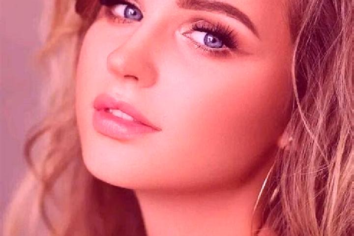 Aria, 26, a dark blonde blue-eyed indian companion based in Ngandana. Offering CIM, Duos, Erotic Massage. Available for incall and outcall, overnight booking...