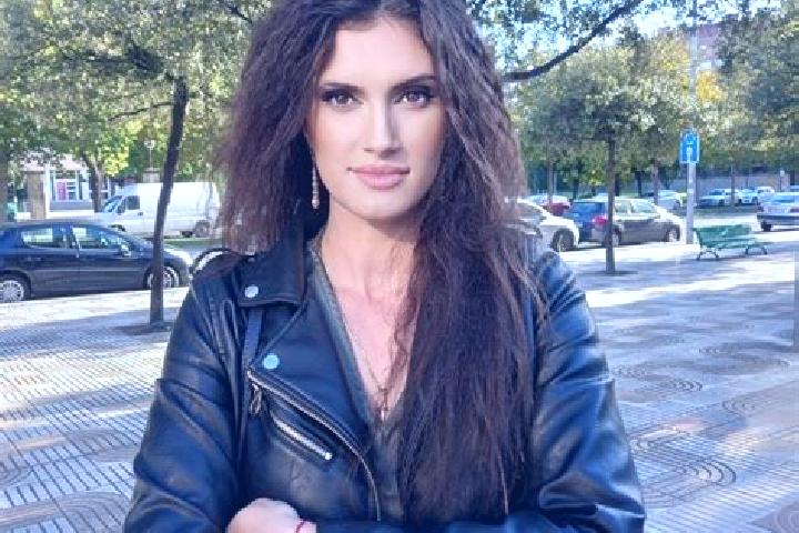 Aria, 26 — Escort in Bradeanu, Romania