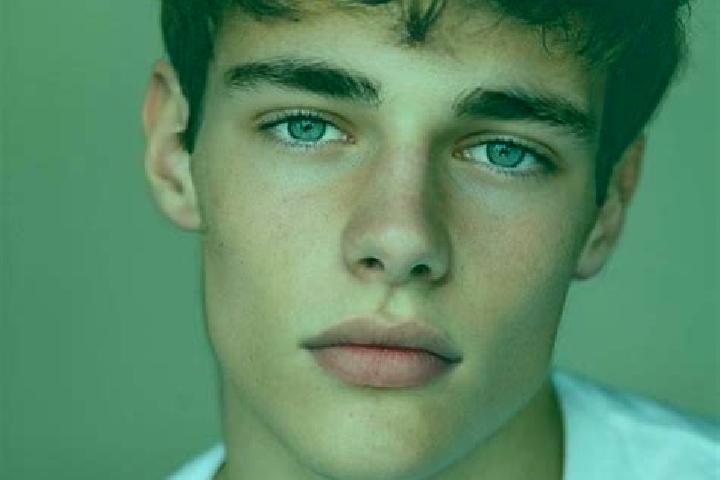Aria, 27, a black brown-eyed caucasian companion based in Logan Central. Offering Overnight, Deep French Kissing, Roleplay, OWO. Available for incall and out...