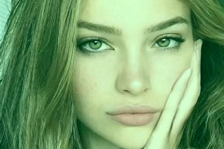 Aria, 27, a blonde brown-eyed caribbean companion based in Radola. Offering OWO, A-Level, Travel Companion. Available for incall and outcall, day and evening...