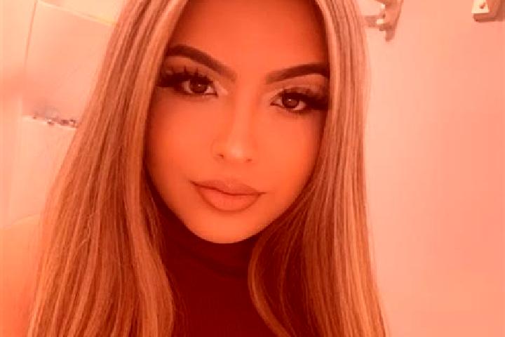 Aria, 27, a blonde grey-eyed latina companion based in Beuca. Offering Prostate Massage, 69, BDSM, Overnight, Roleplay. Available for incall and outcall, day...